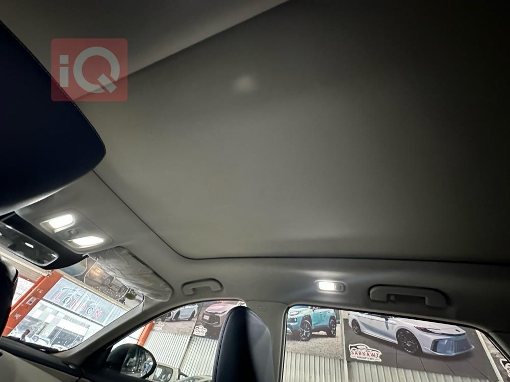 دونج فينج ايلوس هيوج